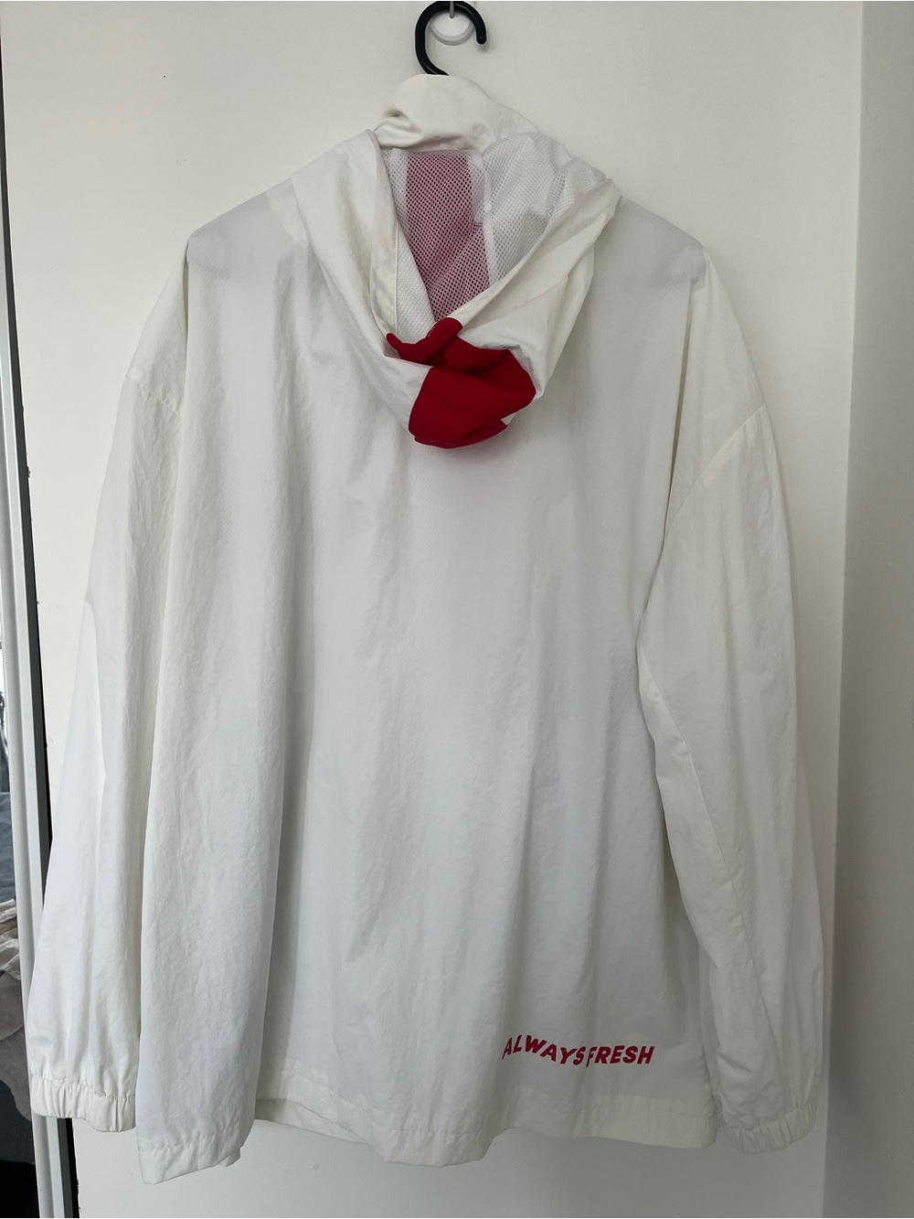 TIMS RUN White & Red Windbreaker Jacket - Picture 2 of 4